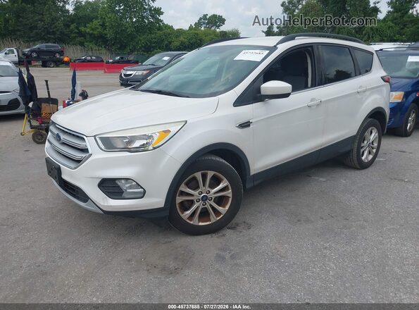 1FMCU0GD2JUA69109 2018 FORD ESCAPE Белый Передняя левая четверть