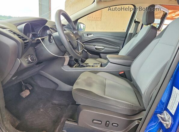 1FMCU0GD2JUB03355 2018 FORD ESCAPE Синий Вид салона спереди
