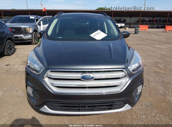 1FMCU0GD2JUB61711 2018 FORD ESCAPE Gray Widok zestawu wskaźników