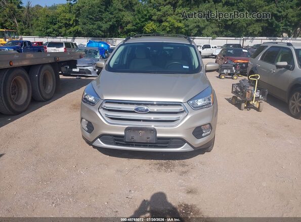 1FMCU0GD2JUB72269 2018 FORD ESCAPE Tan Вид щитка приладів