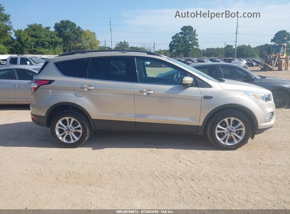 1FMCU0GD2JUB72269 2018 FORD ESCAPE Tan Вид задньої частини салону
