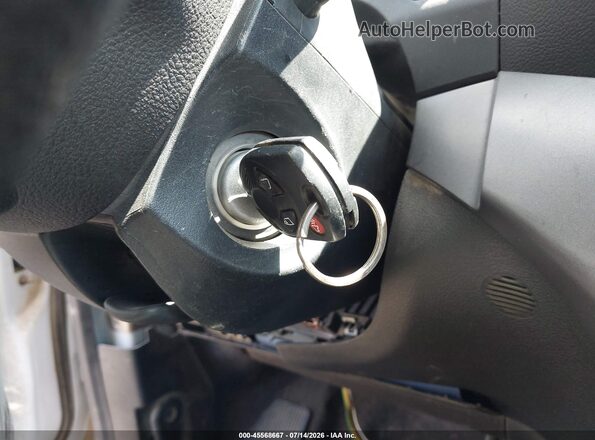 1FMCU0GD2JUC11720 2018 FORD ESCAPE White Вид панелі приладів