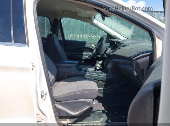 1FMCU0GD2JUC11720 2018 FORD ESCAPE White Вид салону спереду