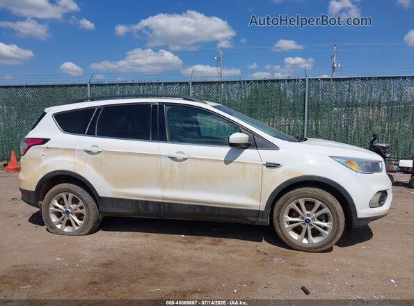 1FMCU0GD2JUC11720 2018 FORD ESCAPE White Вид задньої частини салону
