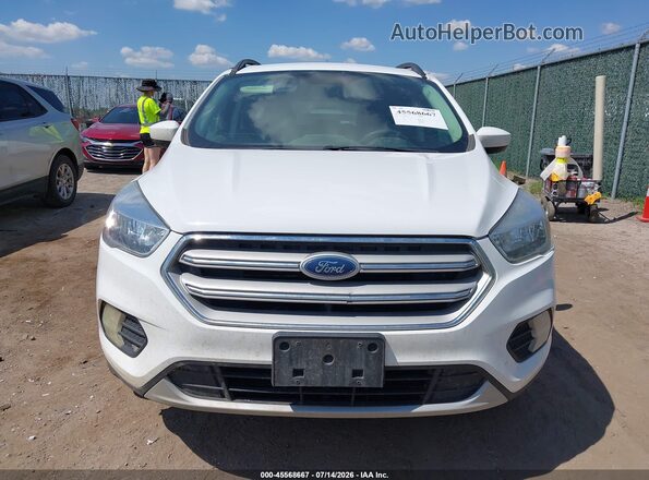 1FMCU0GD2JUC11720 2018 FORD ESCAPE White Вид щитка приладів