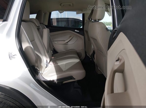 1FMCU0GD2JUC17095 2018 FORD ESCAPE White VIN կոդի պիտակի տեսք