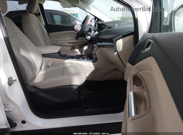 1FMCU0GD2JUC17095 2018 FORD ESCAPE White Սալոնի դիմացի տեսք
