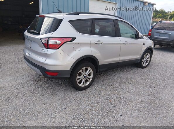 1FMCU0GD2JUC46791 2018 FORD ESCAPE Silver Trasero derecho