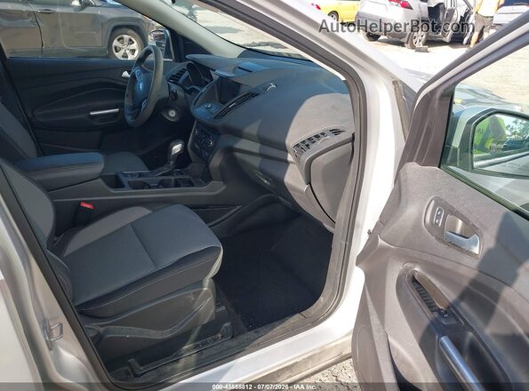 1FMCU0GD2JUC55300 2018 FORD ESCAPE Silver Вид салону спереду