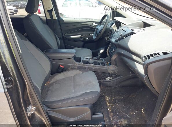 1FMCU0GD2JUC90516 2018 FORD ESCAPE Gray Widok wnętrza z przodu
