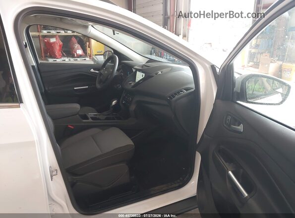 1FMCU0GD2JUD01546 2018 FORD ESCAPE White Սալոնի դիմացի տեսք
