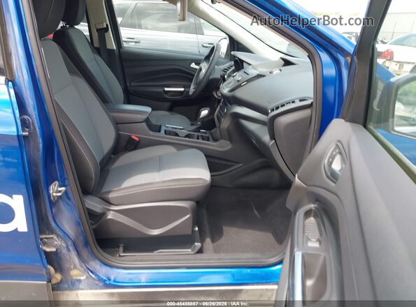 1FMCU0GD2JUD39004 2018 FORD ESCAPE Синий Вид салона спереди