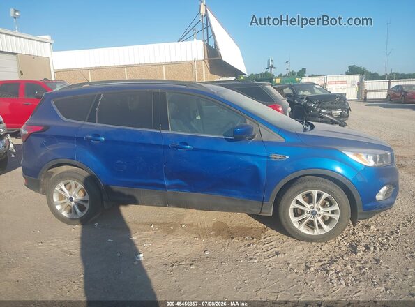 1FMCU0GD2JUD39004 2018 FORD ESCAPE Синий Вид задней части салона