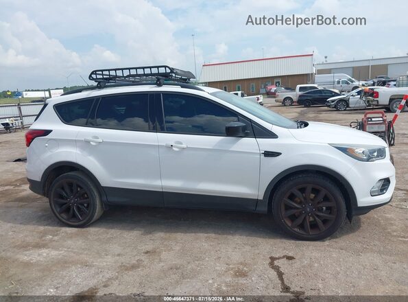 1FMCU0GD2KUB00893 2019 FORD ESCAPE White Вид задньої частини салону