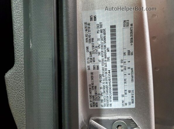 1FMCU0GD3HUB13144 2017 FORD ESCAPE Silver ძრავის განყოფილების ხედი