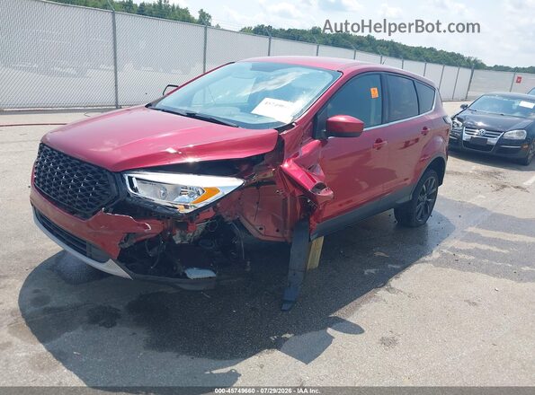 1FMCU0GD3HUC21957 2017 FORD ESCAPE Красный Передняя левая четверть