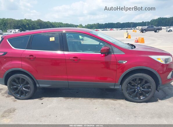 1FMCU0GD3HUC21957 2017 FORD ESCAPE Красный Вид задней части салона