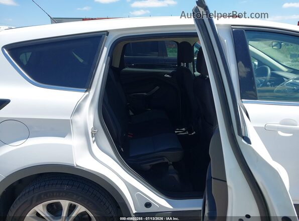 1FMCU0GD3HUC79227 2017 FORD ESCAPE White Widok naklejki z numerem VIN