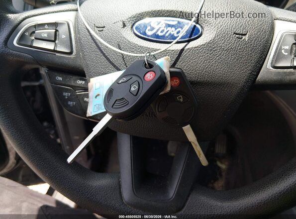 1FMCU0GD3HUD04434 2017 FORD ESCAPE Black Вид панелі приладів