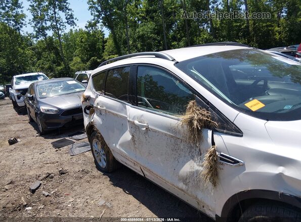 1FMCU0GD3JUA81236 2018 FORD ESCAPE White Вид задньої частини салону