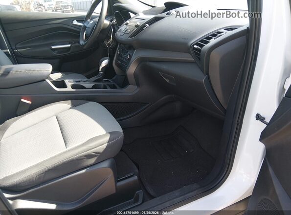 1FMCU0GD3JUB51267 2018 FORD ESCAPE White Widok wnętrza z przodu
