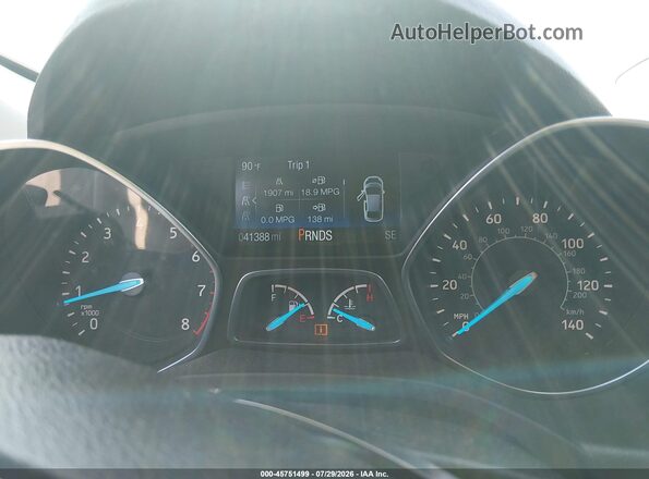 1FMCU0GD3JUB51267 2018 FORD ESCAPE White Widok tylnych siedzeń