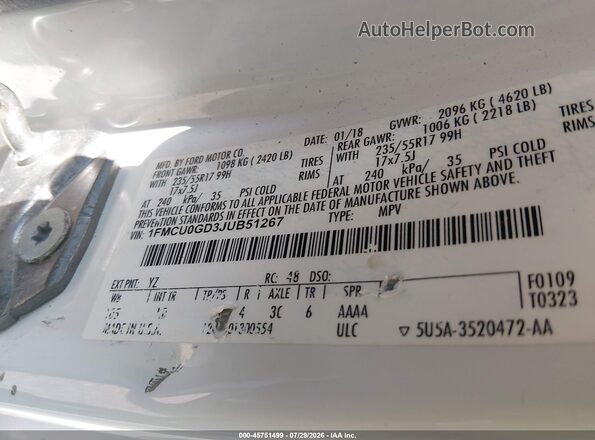 1FMCU0GD3JUB51267 2018 FORD ESCAPE White Widok komory silnika