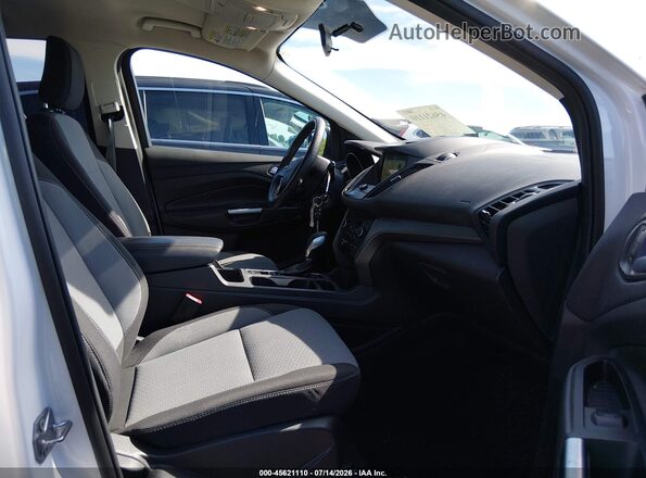 1FMCU0GD3JUC28817 2018 FORD ESCAPE White Front interior view