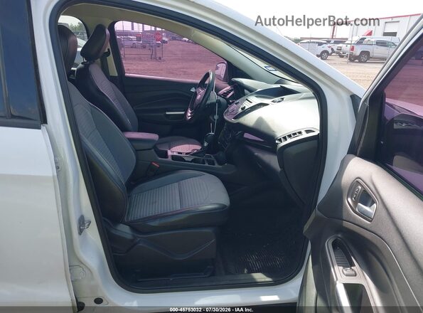 1FMCU0GD3JUC59100 2018 FORD ESCAPE White Սալոնի դիմացի տեսք