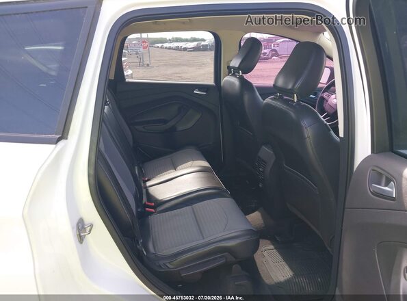 1FMCU0GD3JUC59100 2018 FORD ESCAPE White VIN կոդի պիտակի տեսք