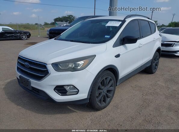 1FMCU0GD3JUC59100 2018 FORD ESCAPE White Առջևի ձախ երեք քառորդ տեսարան