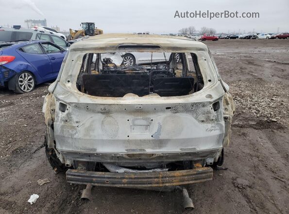 1FMCU0GD4HUA03090 2017 FORD ESCAPE Silver Widok z tyłu