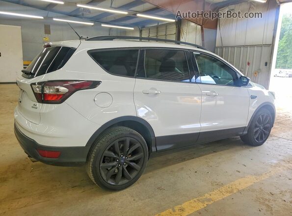 1FMCU0GD4HUA84172 2017 FORD ESCAPE Белый Задняя правая четверть