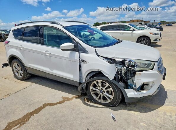 1FMCU0GD4HUB42829 2017 FORD ESCAPE White Front right