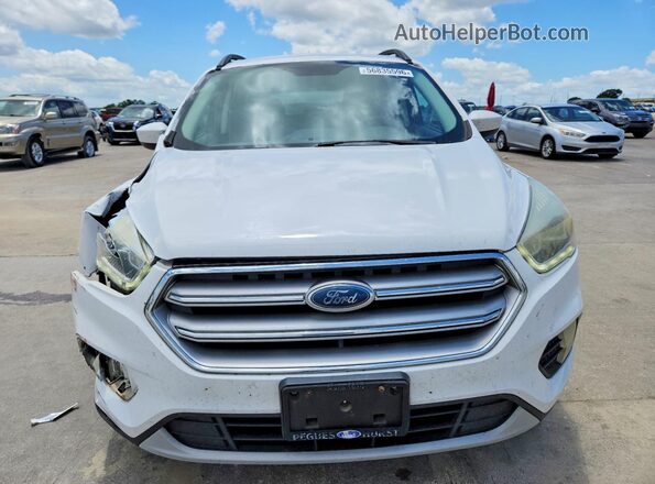 1FMCU0GD4HUB42829 2017 FORD ESCAPE White Front view