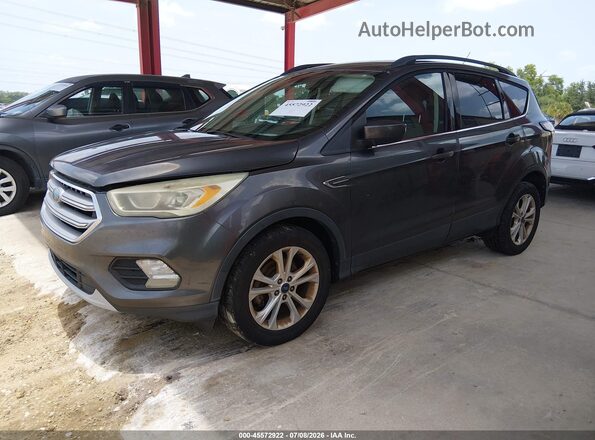 1FMCU0GD4HUC60539 2017 FORD ESCAPE Gray Vista tres cuartos delantera izquierda