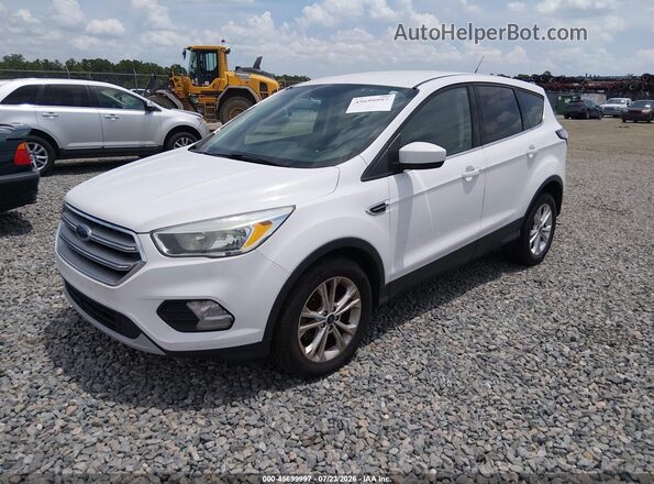 1FMCU0GD4HUC68401 2017 FORD ESCAPE White წინა მარცხენა ხედი სამი მეოთხედიდან