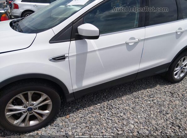 1FMCU0GD4HUC68401 2017 FORD ESCAPE White წინა ხედი