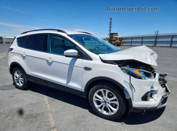 1FMCU0GD4HUC96148 2017 FORD ESCAPE White Front right
