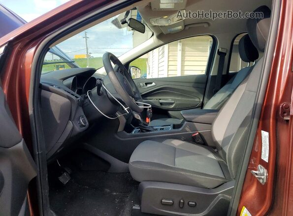 1FMCU0GD4JUA89717 2018 FORD ESCAPE Burgundy Front interior view