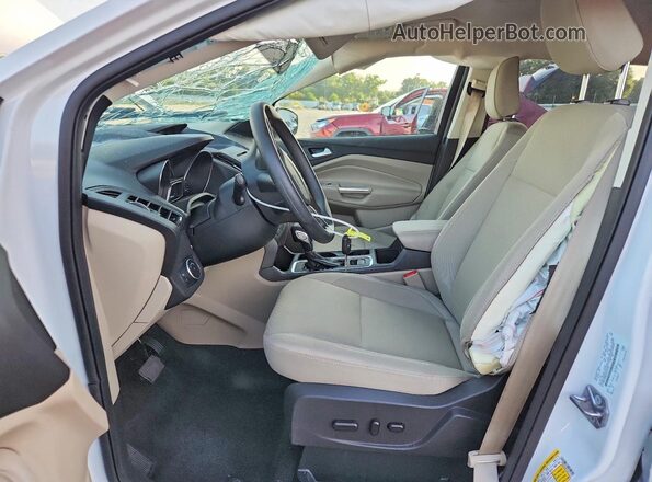 1FMCU0GD4JUC17132 2018 FORD ESCAPE White Widok wnętrza z przodu