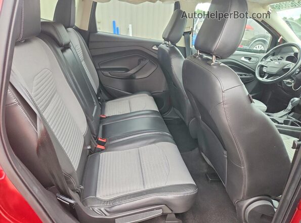 1FMCU0GD4JUD33916 2018 FORD ESCAPE Красный Вид задней части салона