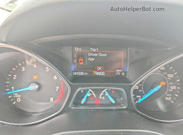 1FMCU0GD4JUD33916 2018 FORD ESCAPE Красный Вид щитка приборов