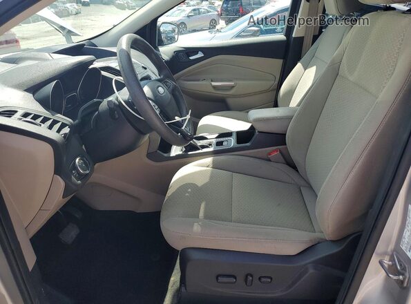 1FMCU0GD5HUA53299 2017 FORD ESCAPE Silver Widok wnętrza z przodu