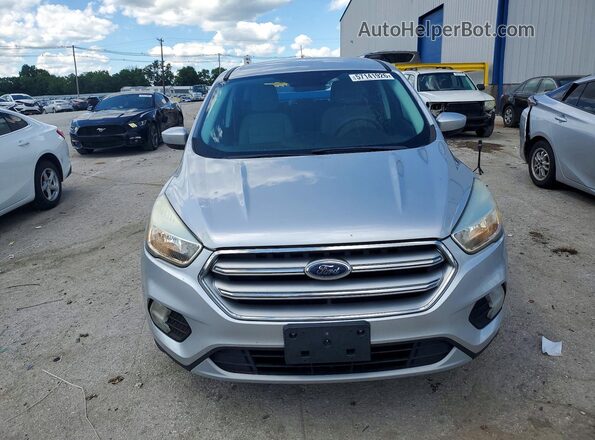 1FMCU0GD5HUA53299 2017 FORD ESCAPE Silver Widok z przodu