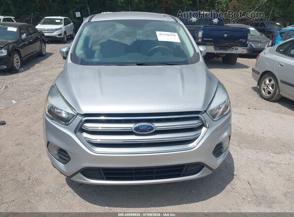 1FMCU0GD5HUB58733 2017 FORD ESCAPE Silver Դիմացի տեսք