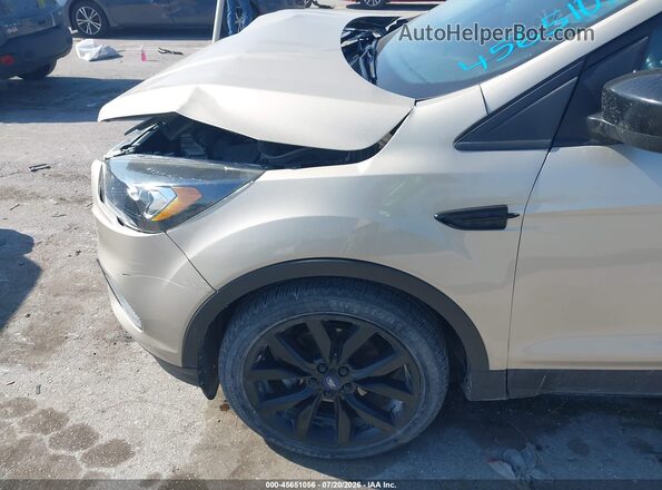 1FMCU0GD5HUC22611 2017 FORD ESCAPE Бежевый Вид спереди