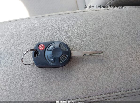 1FMCU0GD5HUD58026 2017 FORD ESCAPE Black Вид панелі приладів