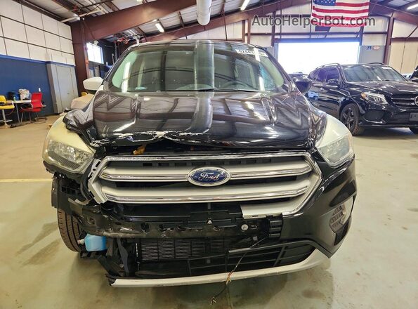 1FMCU0GD5HUD71682 2017 FORD ESCAPE Черный Вид спереди