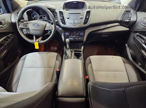 1FMCU0GD5HUD71682 2017 FORD ESCAPE Черный Вид панели приборов